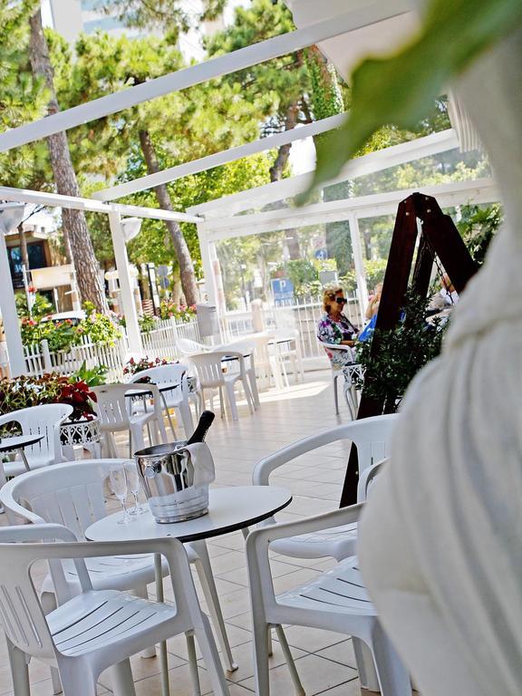 Hotel Meris Milano Marittima Buitenkant foto