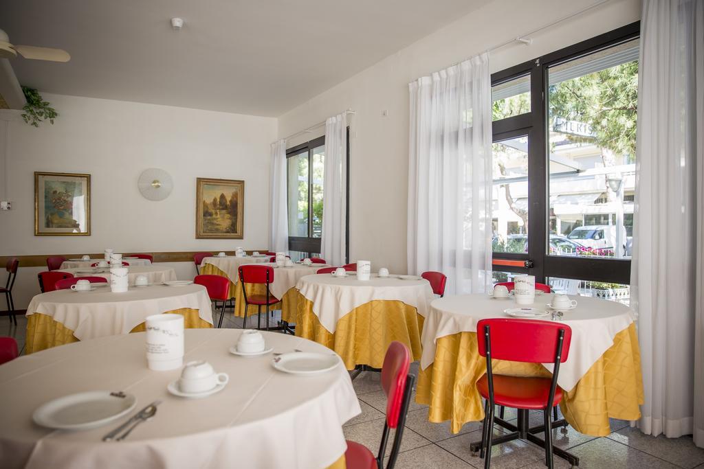 Hotel Meris Milano Marittima Buitenkant foto