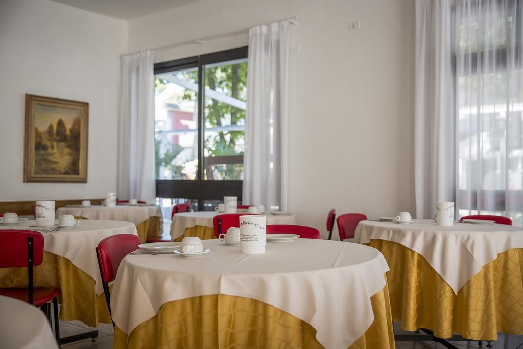 Hotel Meris Milano Marittima Buitenkant foto